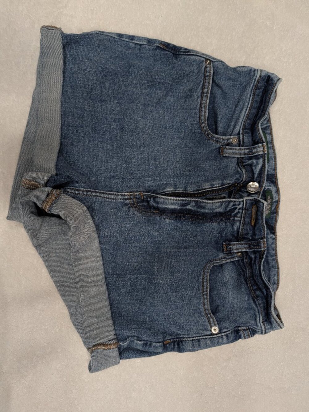 Women's Denim Shorts With Cuffed Hem
